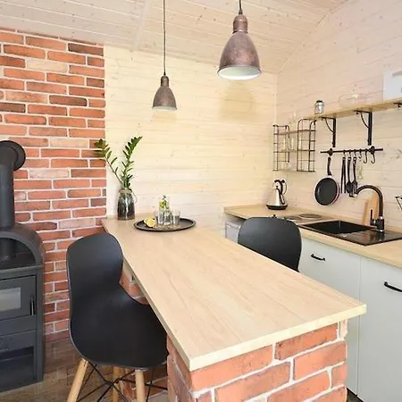 Comfortable No 4b With A Fireplace *